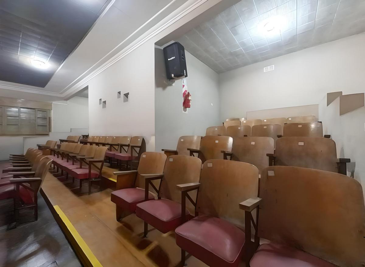 Foto de Impecable salón de 12m por 25m c/Butacas - Capacidad para 400 personas, imagen 3