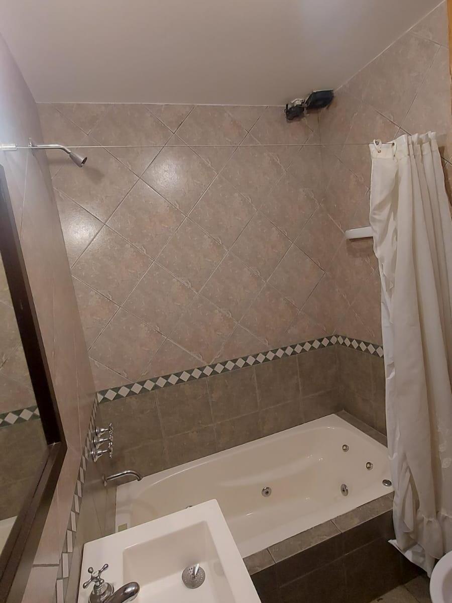Foto de Ideal para Oficina/Consultorios NO APTO VIVIENDA- Tipo casa 3 ambientes - Villa Pueyrredón, imagen 4