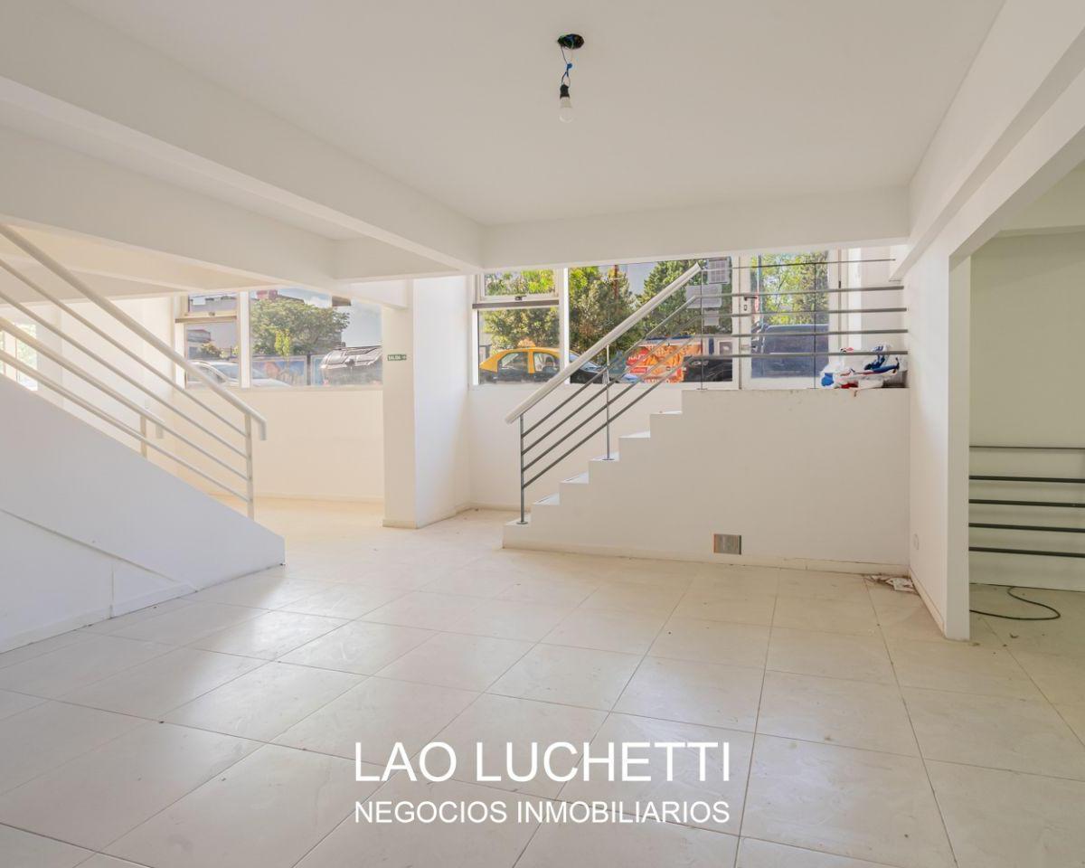 Foto de VENTA! LOCAL DE 243m2 CON EXCELENTE VIDRIERA!! PLENO DOHO!!!, imagen 3