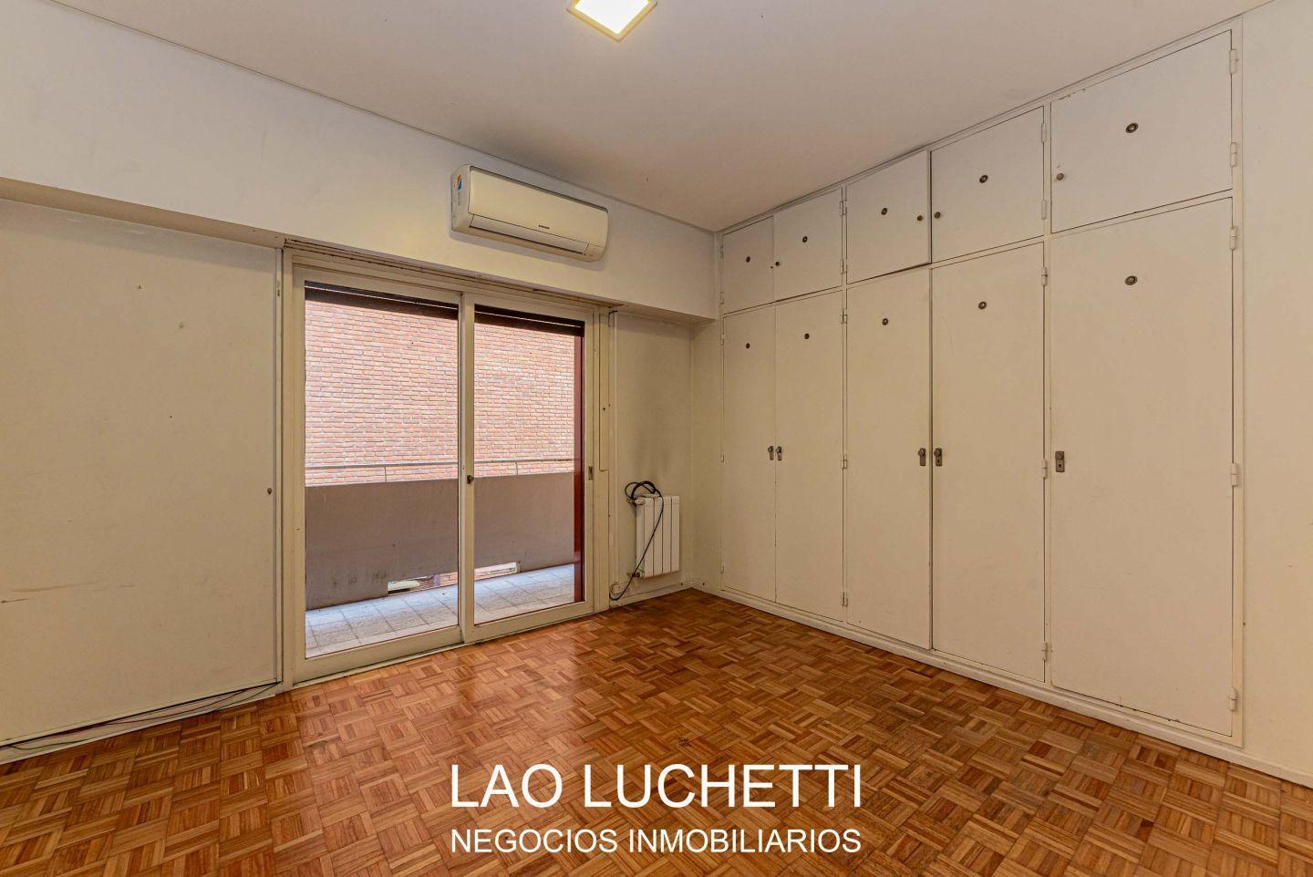 VENTA! 4 Ambientes con Dependencia y Cochera!! BELGRNO R!!