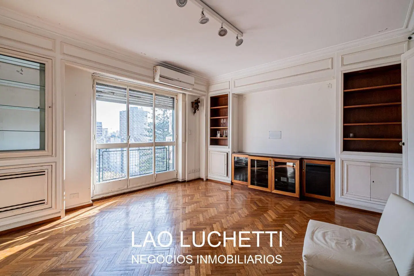 VENTA! Departamento de 4 Ambientes + Dependencia y Cochera en BELGRANO R!! 4