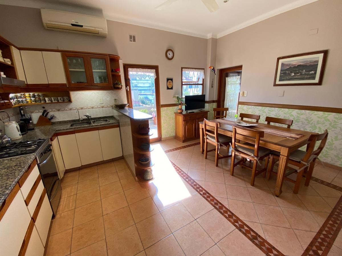 Venta de Casa 7 Ambientes con Piscina y Parrilla en Villa Devoto 1