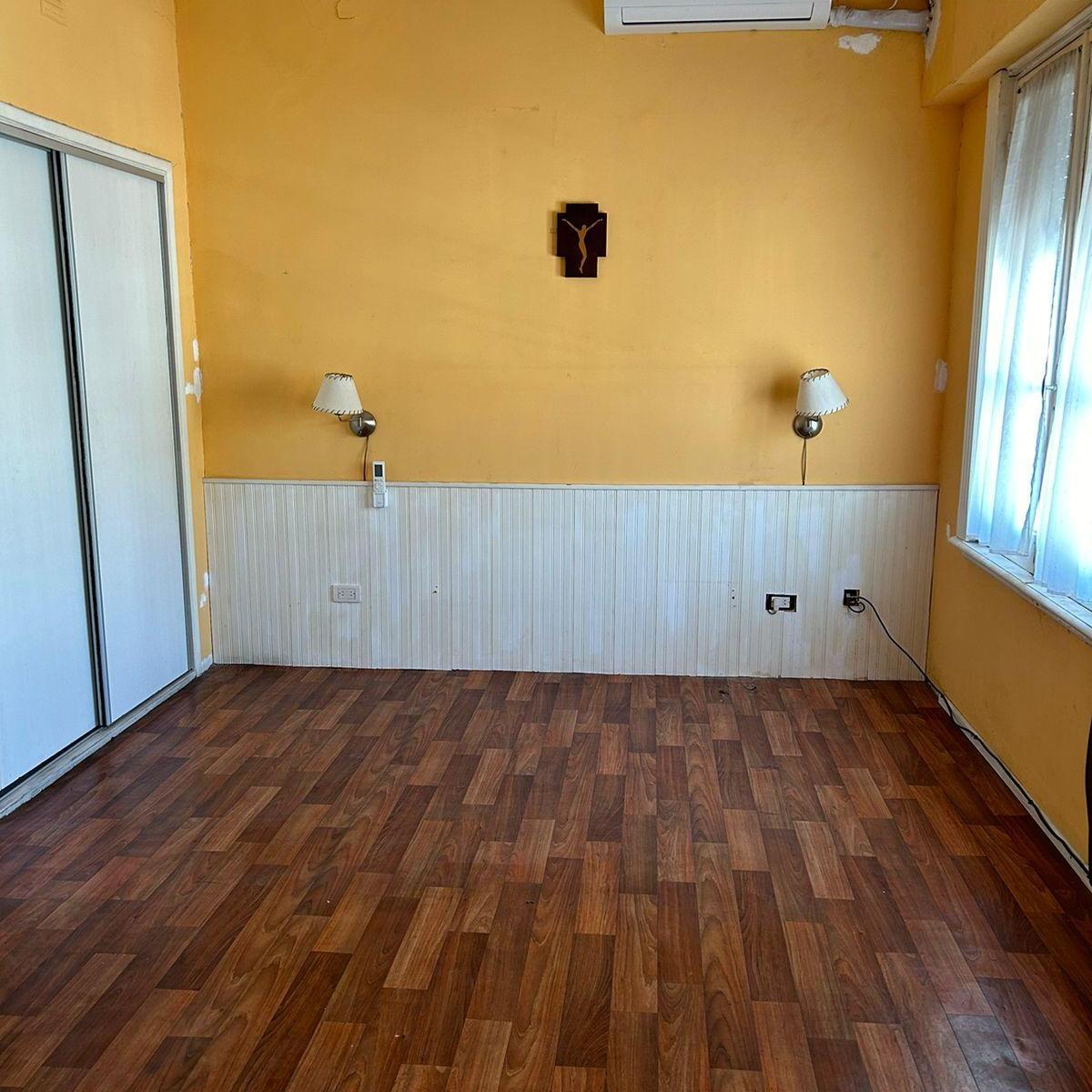 Venta de Casa 5 Ambientes Estilo Frances 1