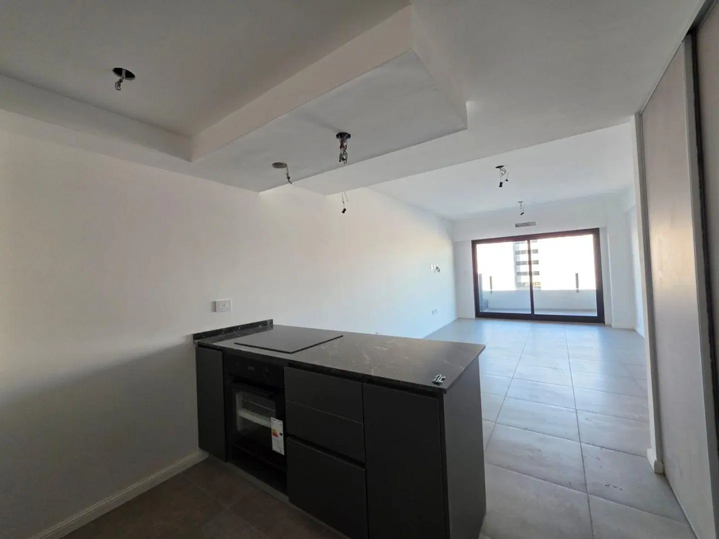 Juan B. Palaa al 200 - Edificio Premium de Categoría 2