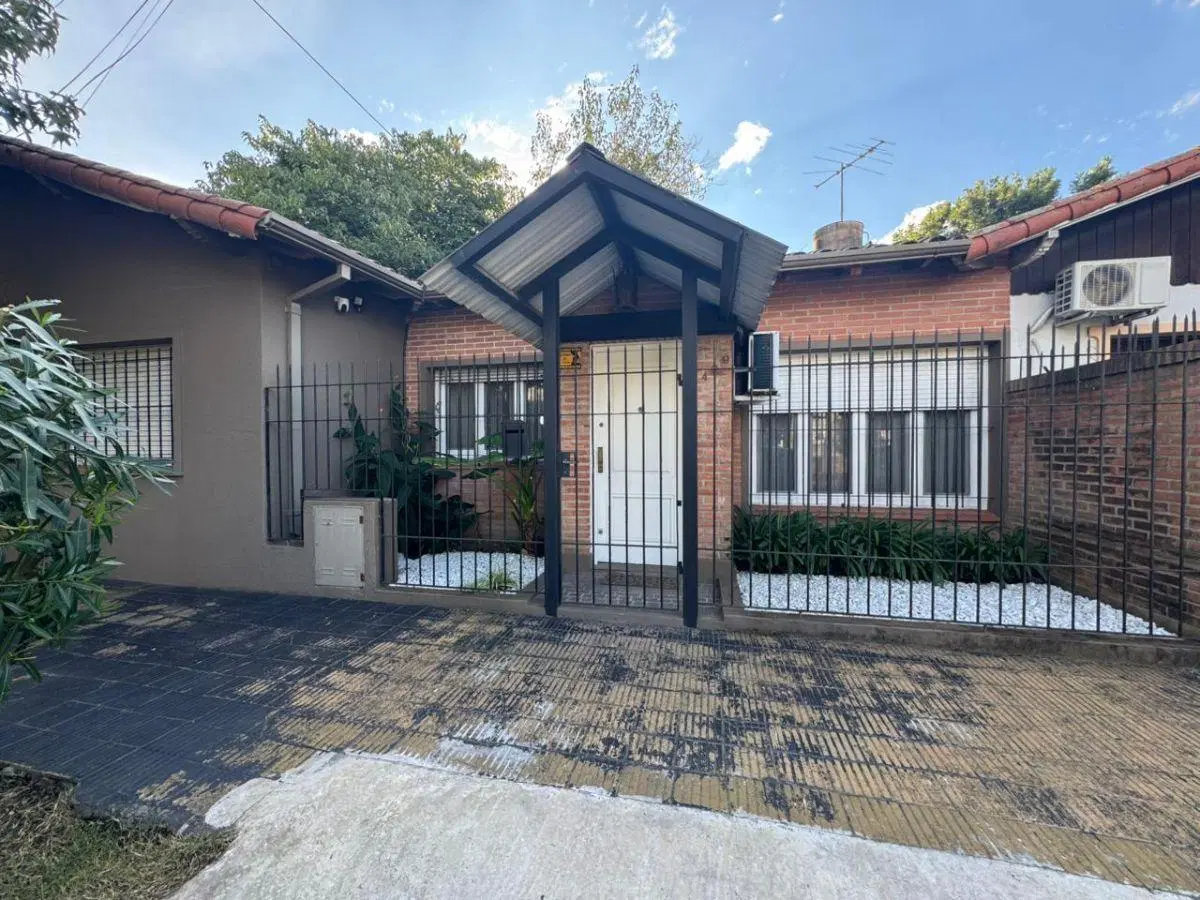 PH de 84 m² con 2 habitaciones en venta en Lomas de San Isidro,BÑO Y TOIL.,PATIO,IMPECABLE!!!! A NVO 4