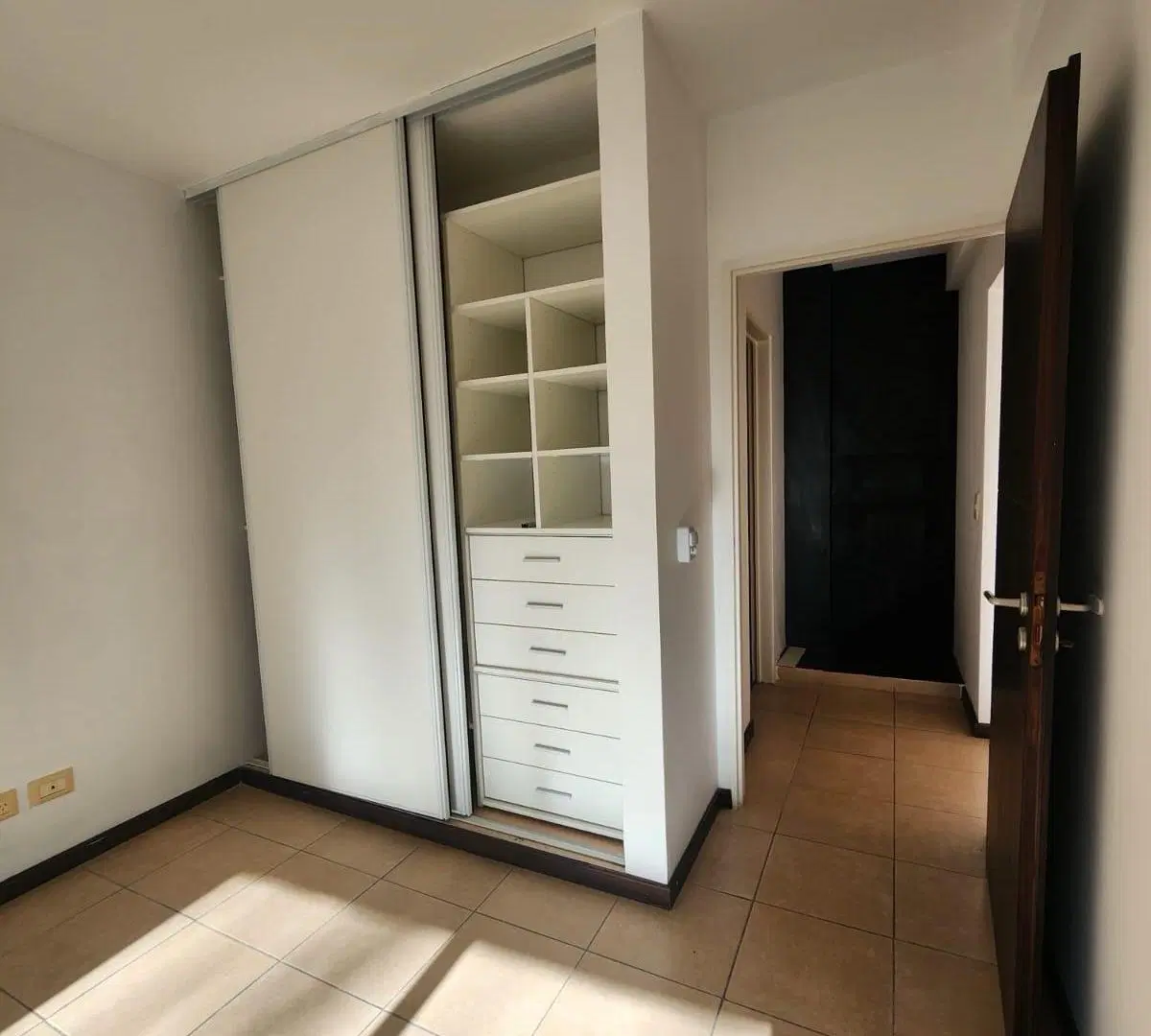 Departamento en Victoria 4