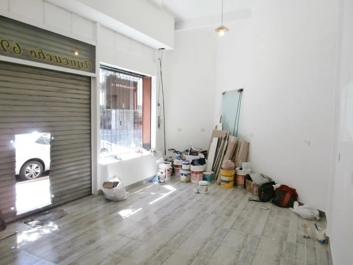 Foto de EN VENTA HERMOSO LOCAL EN AYACUCHO Y VIAMONTE, EN LA CUADRA DEL COLEGIO, imagen 5
