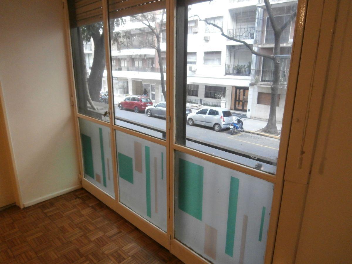 Foto de ALQUILER - MONOAMBIENTE AL FRENTE CON DISTRIBUCIÓN EN “L” EN RECOLETA, imagen 1