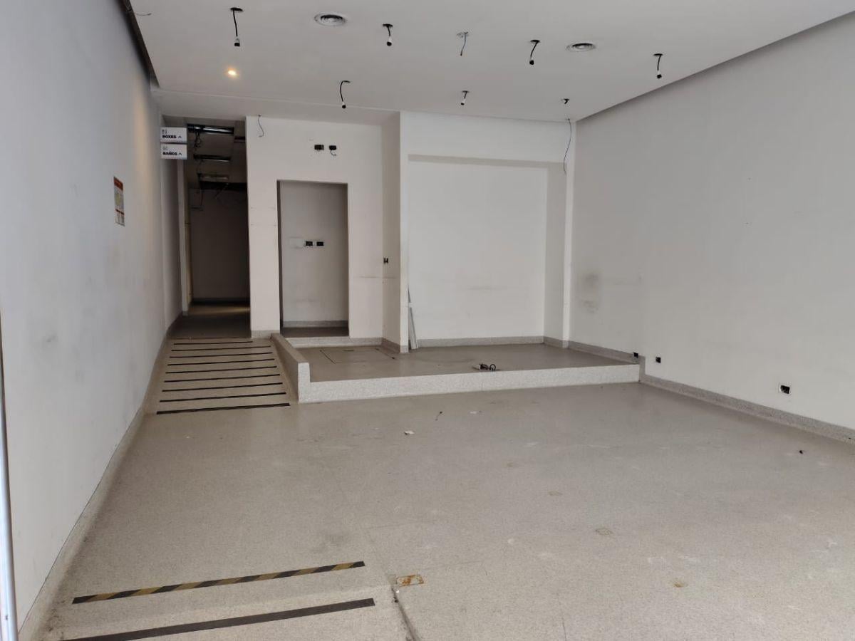 Foto de Excelente local en venta con sotano y una sup. total de 146 m2 a ½, imagen 3