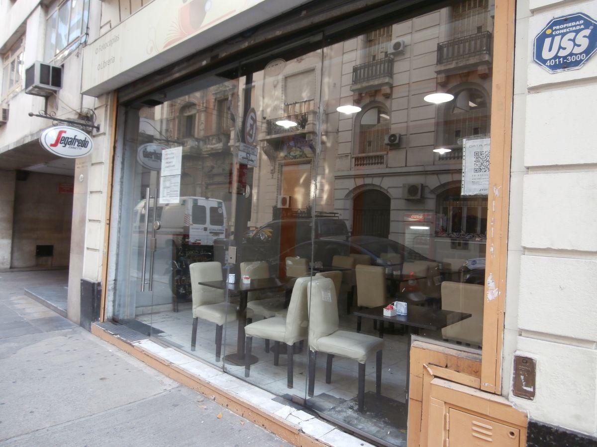 Foto de Excelente local en venta con sotano y una sup. total de 146 m2 a ½, imagen 1