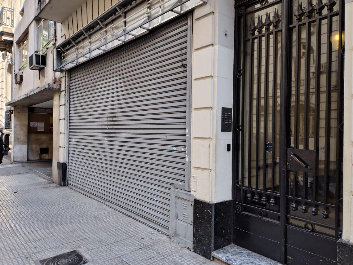 Foto de Excelente local en venta con sotano y una sup. total de 146 m2 a ½, imagen 2