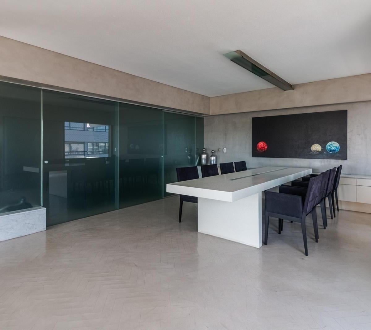 Foto de RETASADO! Oportunidad! 5 ambientes en Venta con dos cocheras en Art, imagen 2