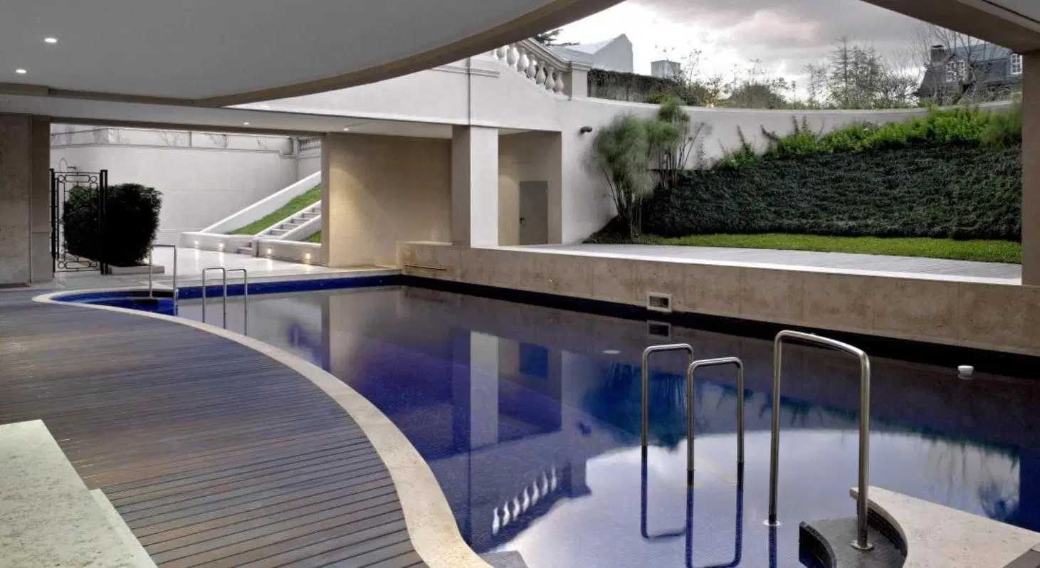 Semipiso en venta con dos cocheras y baulera en Torre Grand Bourg. Barrio Parque. 2