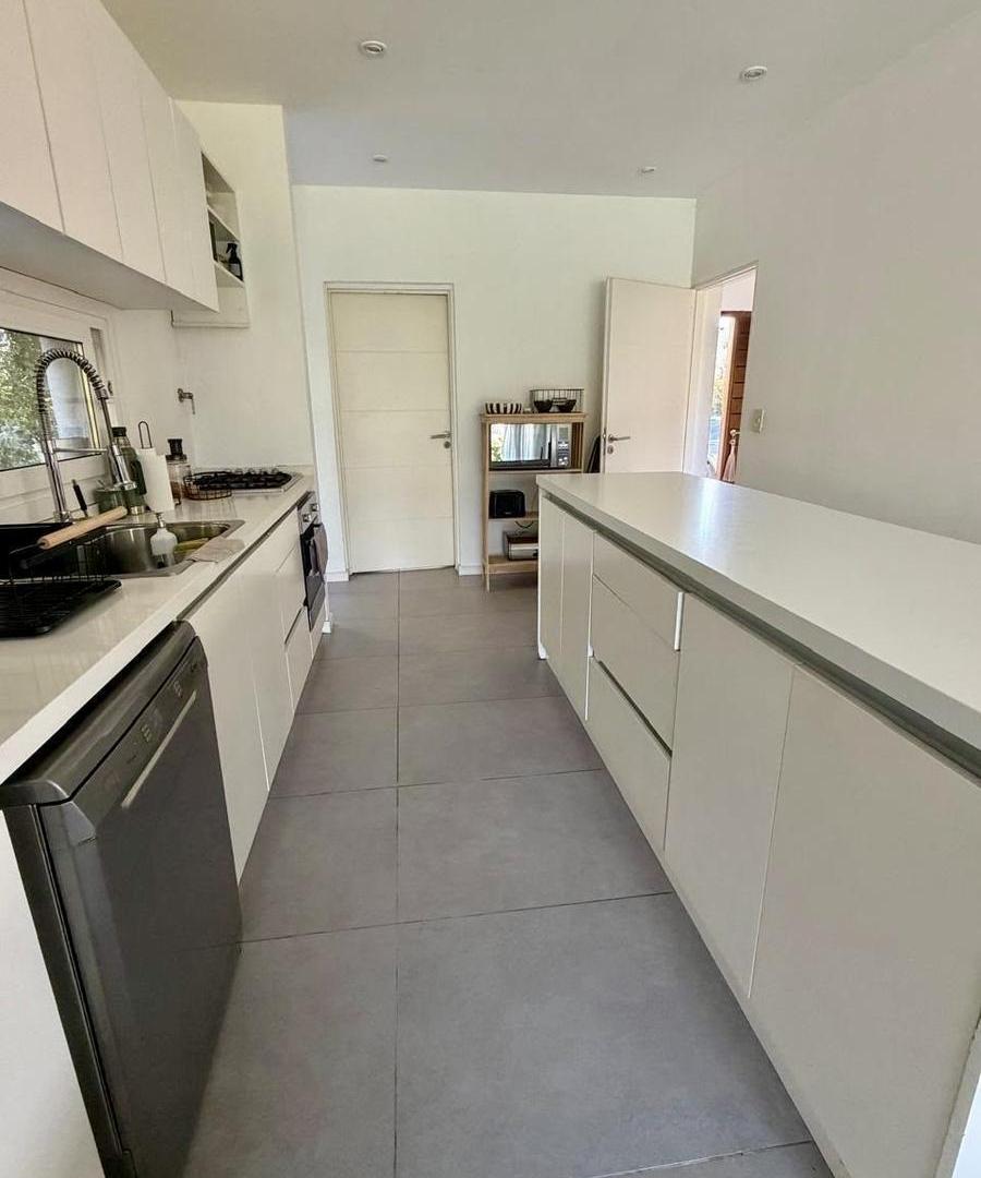 Foto de Oportunidad! Alquiler Casa 240m2 en Los Castaños, Nordelta., imagen 5