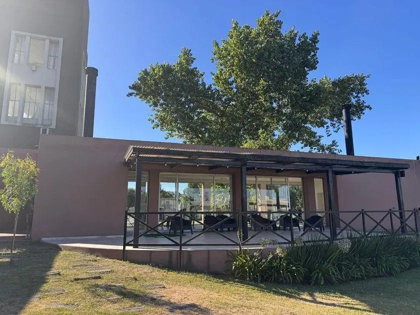 EXCELENTE LOTE CENTRAL EN FINCAS DE ALVAREZ MORENO 5