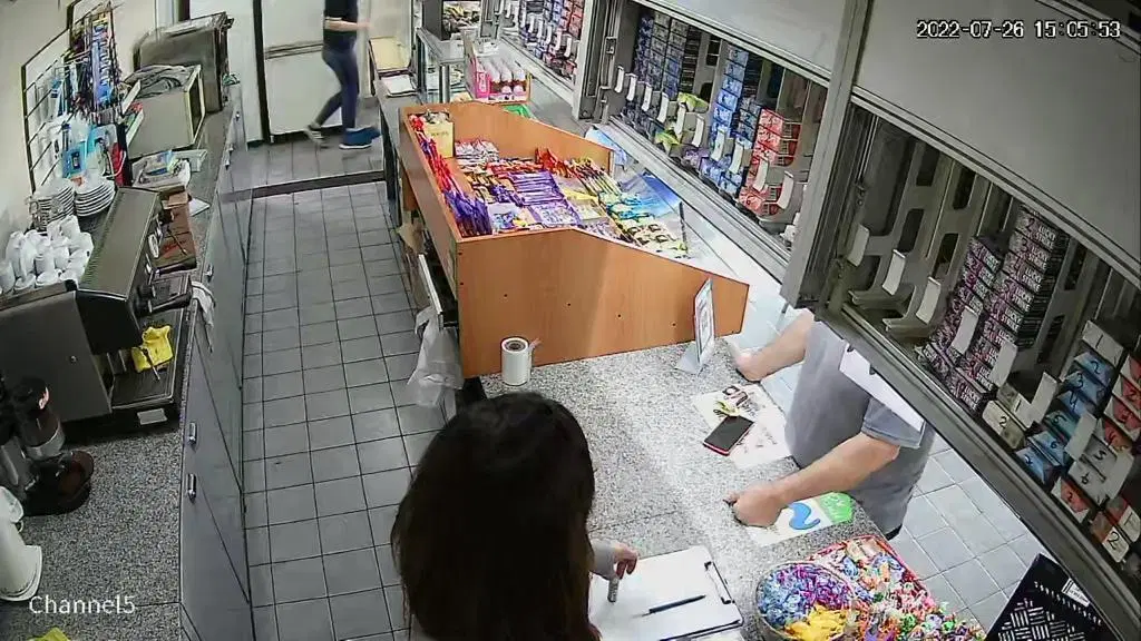 ITUZAINGO ESTACION DE SERVICIO VENTA TOTAL SOBRE AVENIDA 4