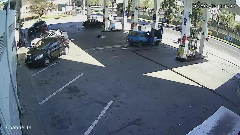ITUZAINGO ESTACION DE SERVICIO VENTA TOTAL SOBRE AVENIDA 8