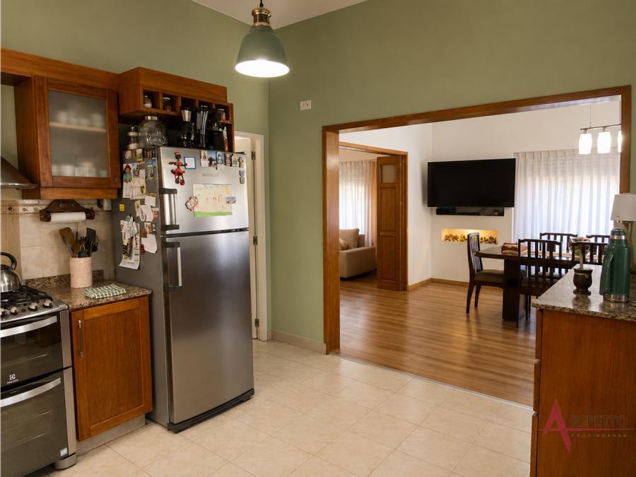 Foto de ITUZAINGO NORTE EXCEPCIONAL CASA DE 4 AMB A LA VENTA, imagen 4