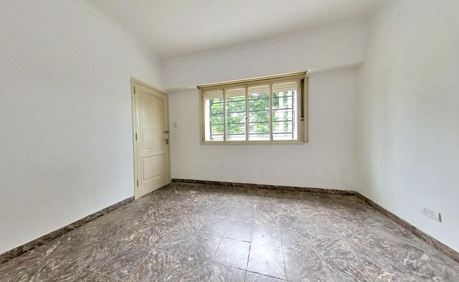 Foto de Casa en Lomas de Zamora Oeste en barrio residencial, imagen 3