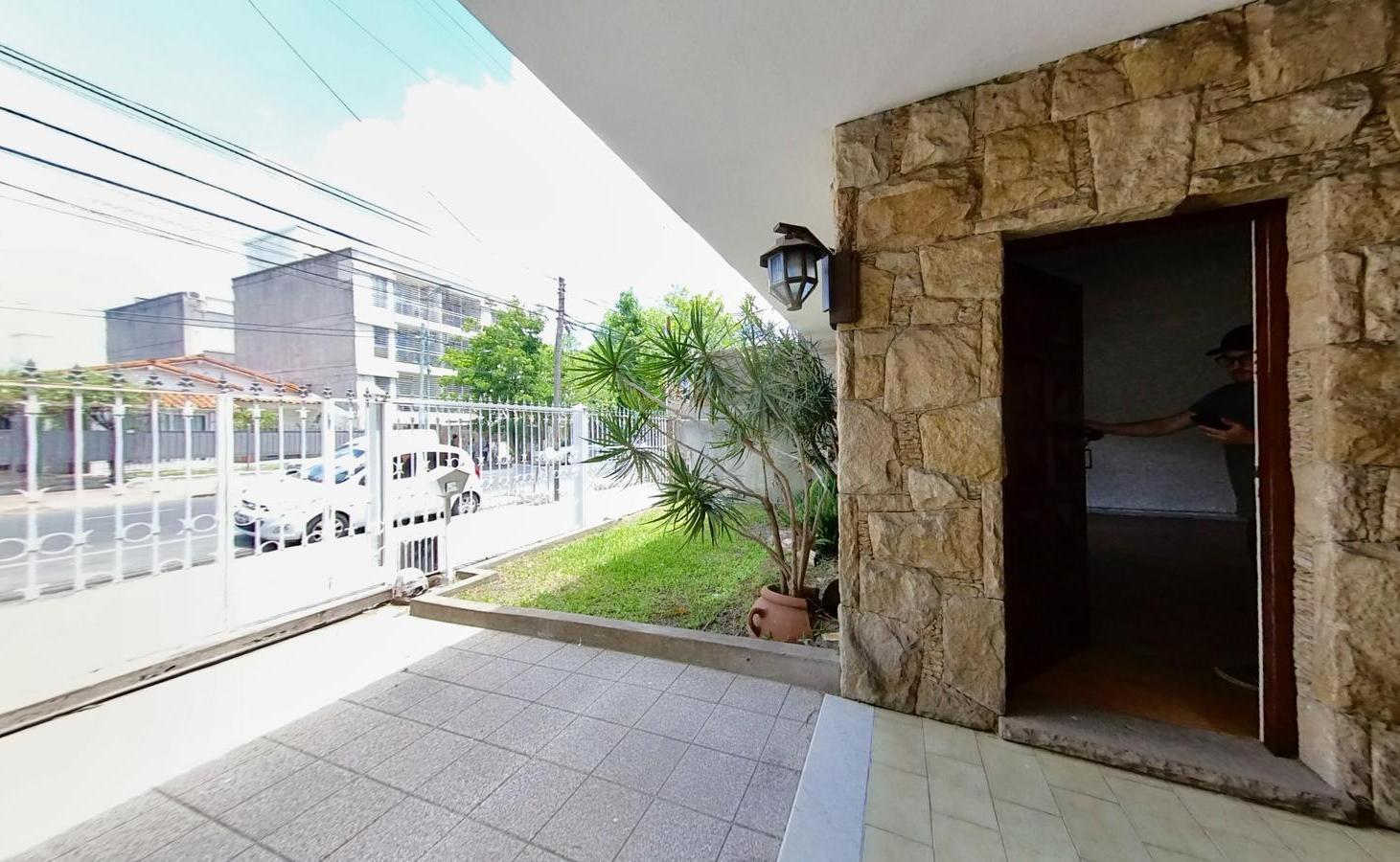 Foto de Casa en venta Lomas de Zamora, imagen 2