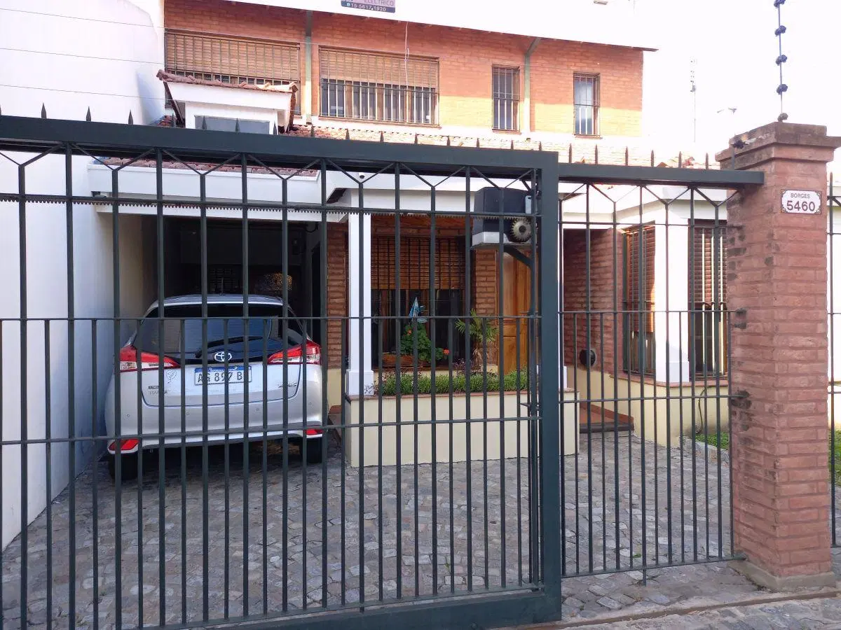 EXCELENTE CHALET COMPUESTO DE LIV-COM 4 DORM DEP SERV COCH PISC JDIN QUINCHO PARR COCHERA 1
