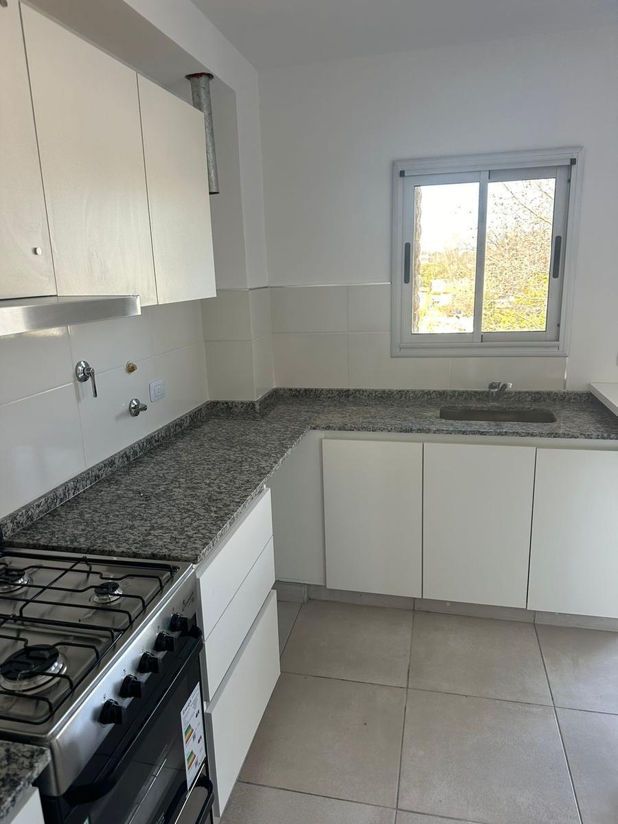 Departamento en Venta en Monte Grande - 3 Ambientes con Cochera, Parrilla y Terraza 3