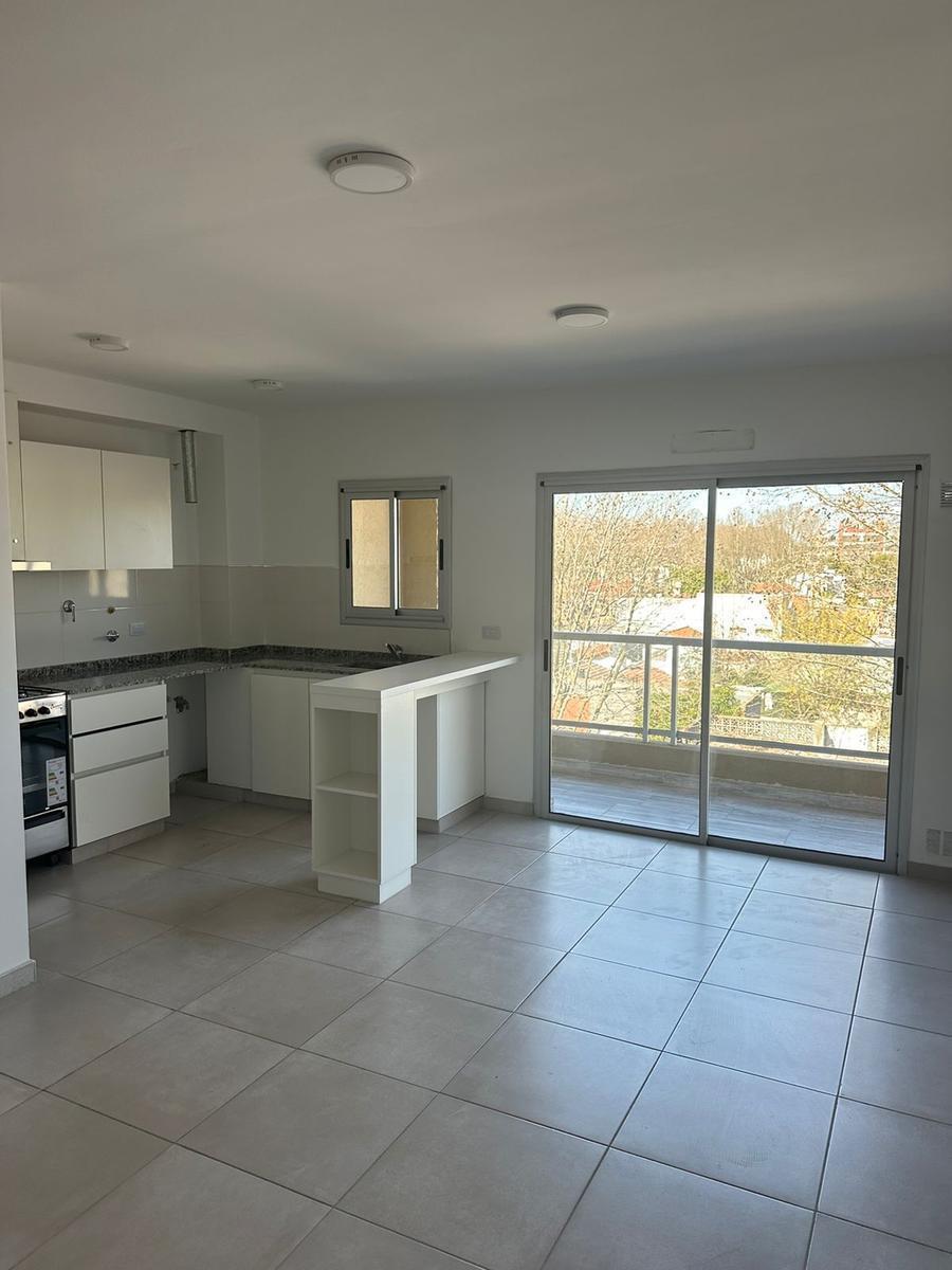 Departamento en Venta en Monte Grande - 3 Ambientes con Cochera, Parrilla y Terraza 4