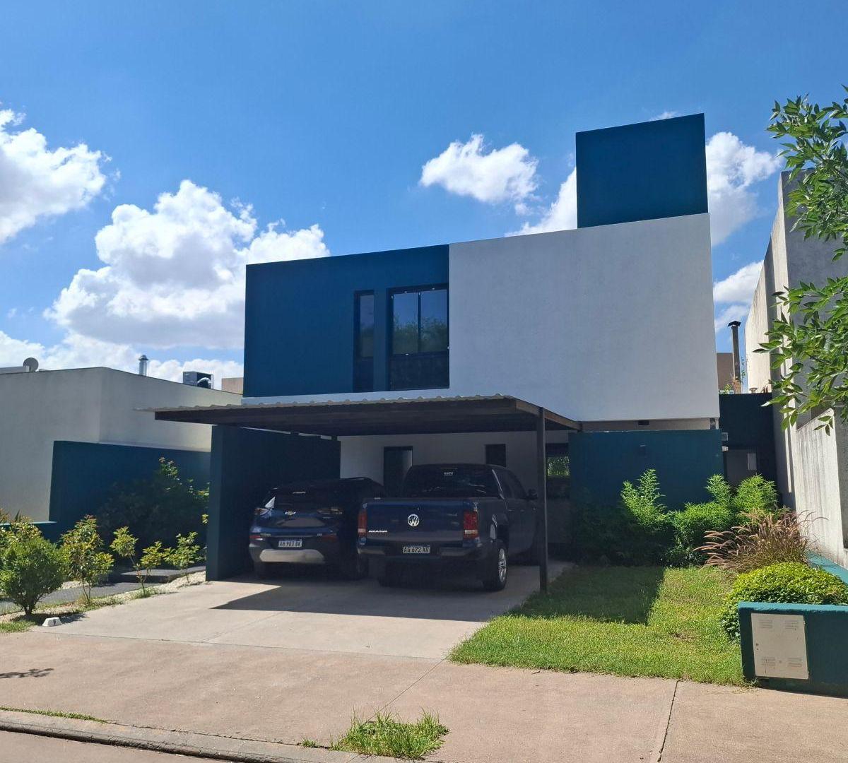 CASA EN VENTA! 4 DORMITORIOS! Zona Sur!! Seguridad!!