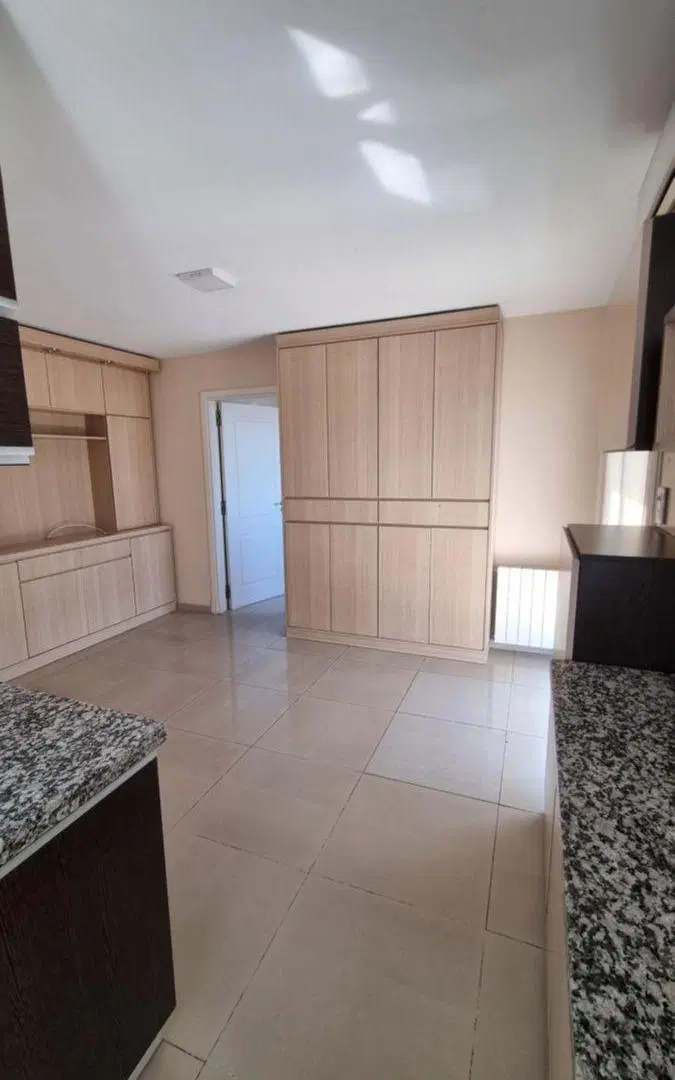 ALQUILAMOS PISO DE CATEGORIA!!! AL FRENTE DEL PALACIO FERREYRA! 3 DORMI + 2 COCHERAS 3
