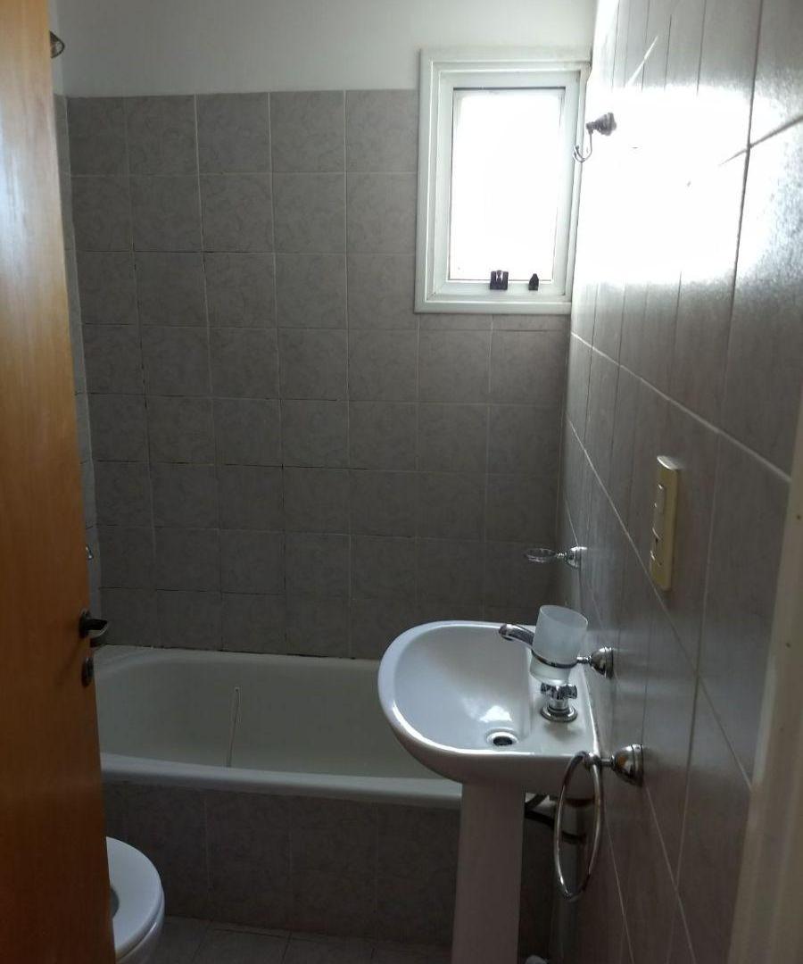 Foto de VENDO DEPARTAMENTO! A METROS DE VELEZ SARSFIELD. EXCELENTE UBICACION, imagen 4