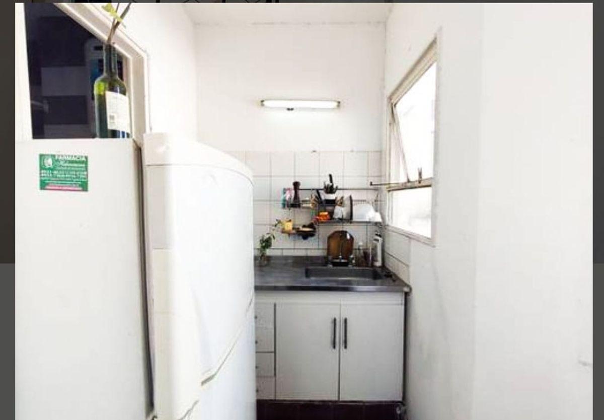 Foto de Monoambiente con entrepiso . Reciclado. Rivadavia al 2700, imagen 2