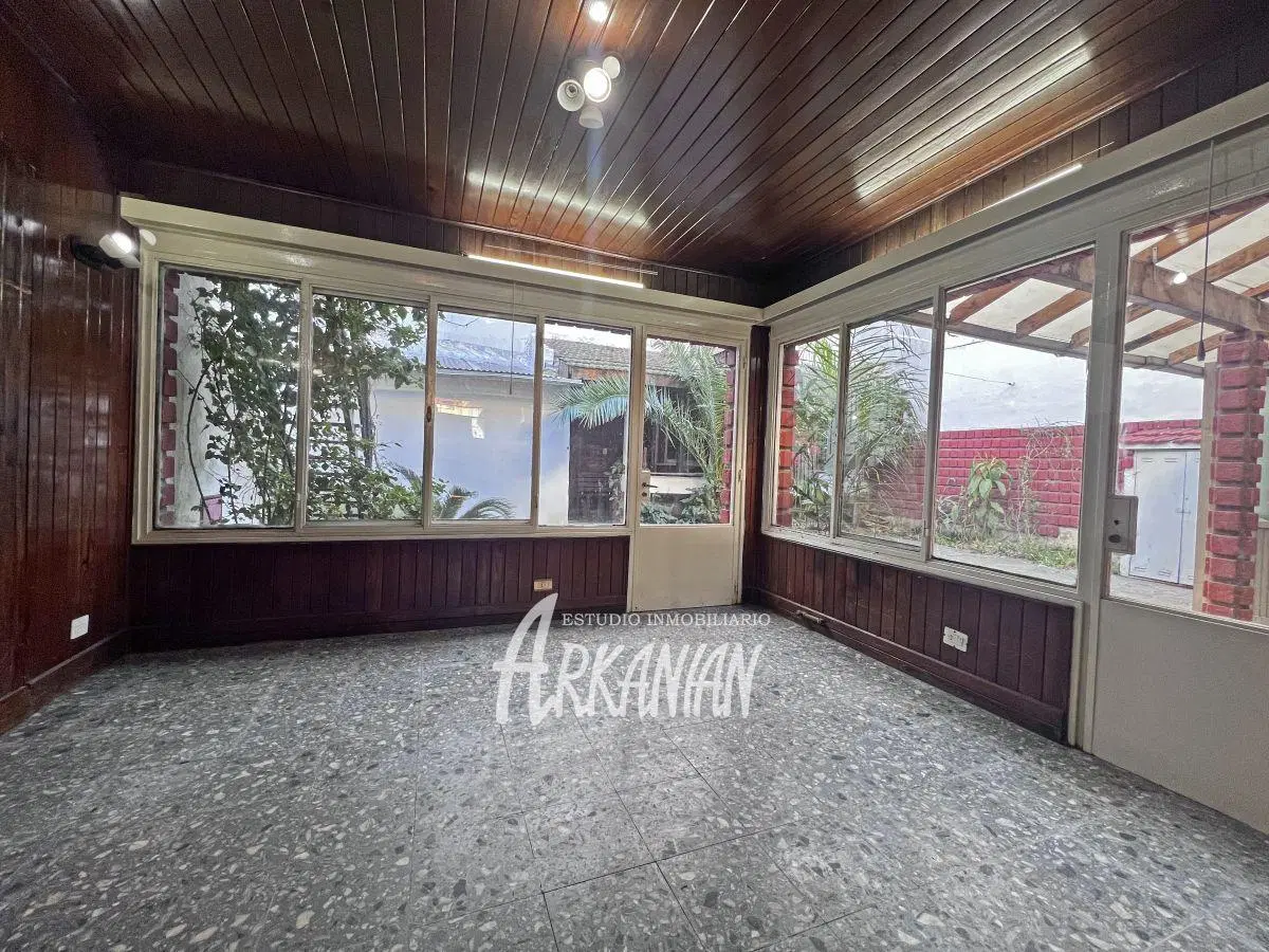 CASA PARA USO COMERCIAL 2