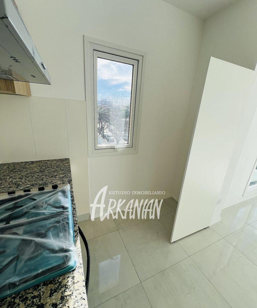 Foto de DEPARTAMENTO 2 AMB A ESTRENAR, Al Frente c/Balcón y Cochera,, imagen 4