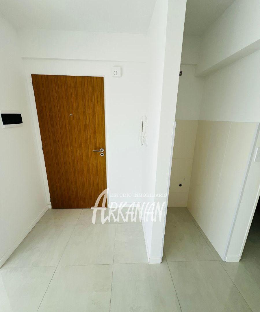 Foto de DEPARTAMENTO 2 AMB A ESTRENAR, Al Frente c/Balcón y Cochera,, imagen 1