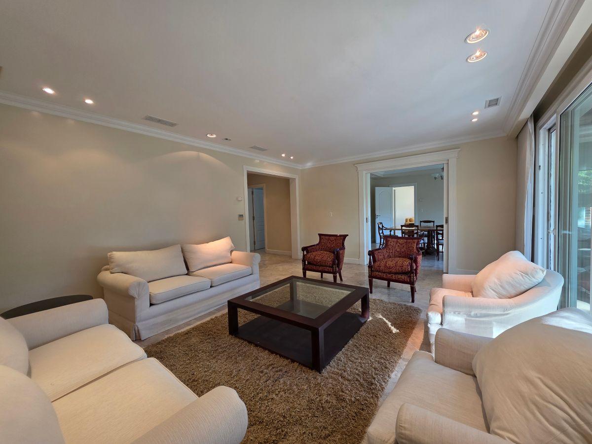 Foto de IMPORTANTE CASA AMUEBLADA 3 SUITES - ANUAL, imagen 4