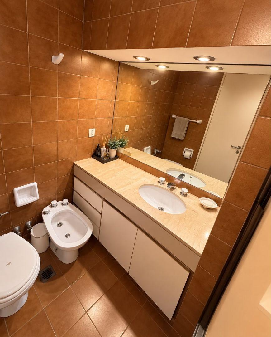 Foto de PISO EN RECOLETA- 4 AMB- PATIO PRIVADO-COCHERA., imagen 5