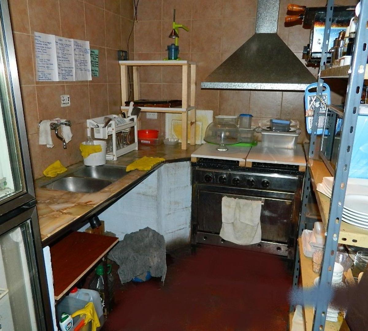 Foto de LOCAL EN VENTA CON SUBSUELO Y DOS PISOS DE VIVIENDAS, imagen 5