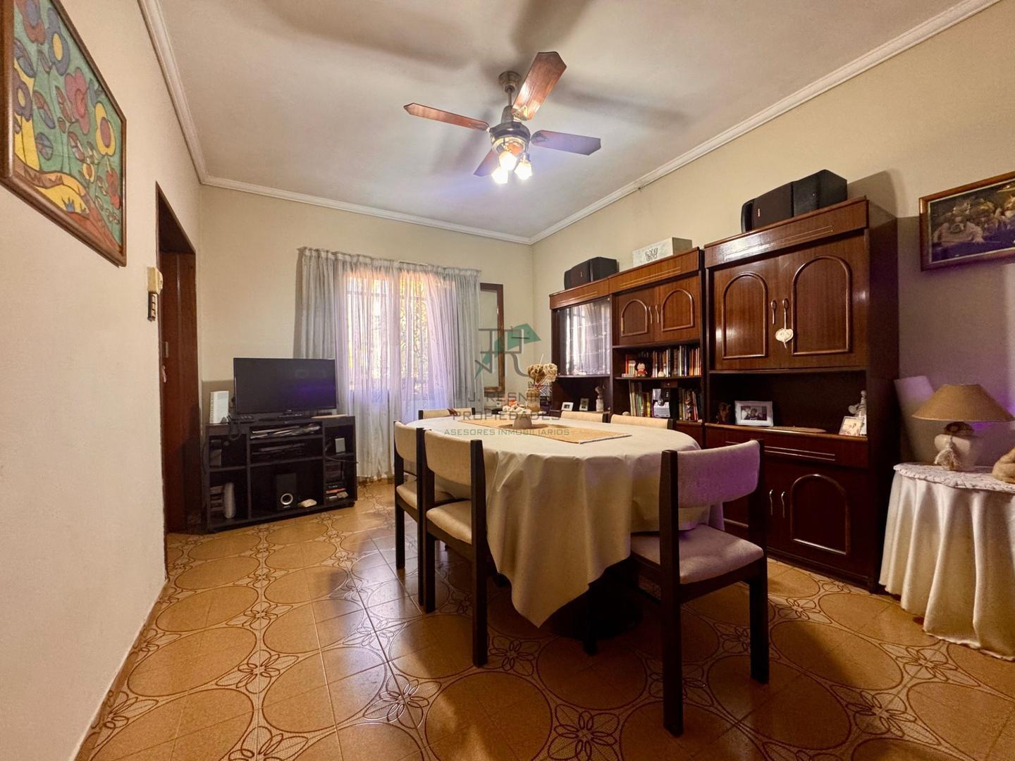 Foto de CASA 3 DORMITORIOS 2 COCHERAS 2 BAÑOS PARQUE, imagen 3
