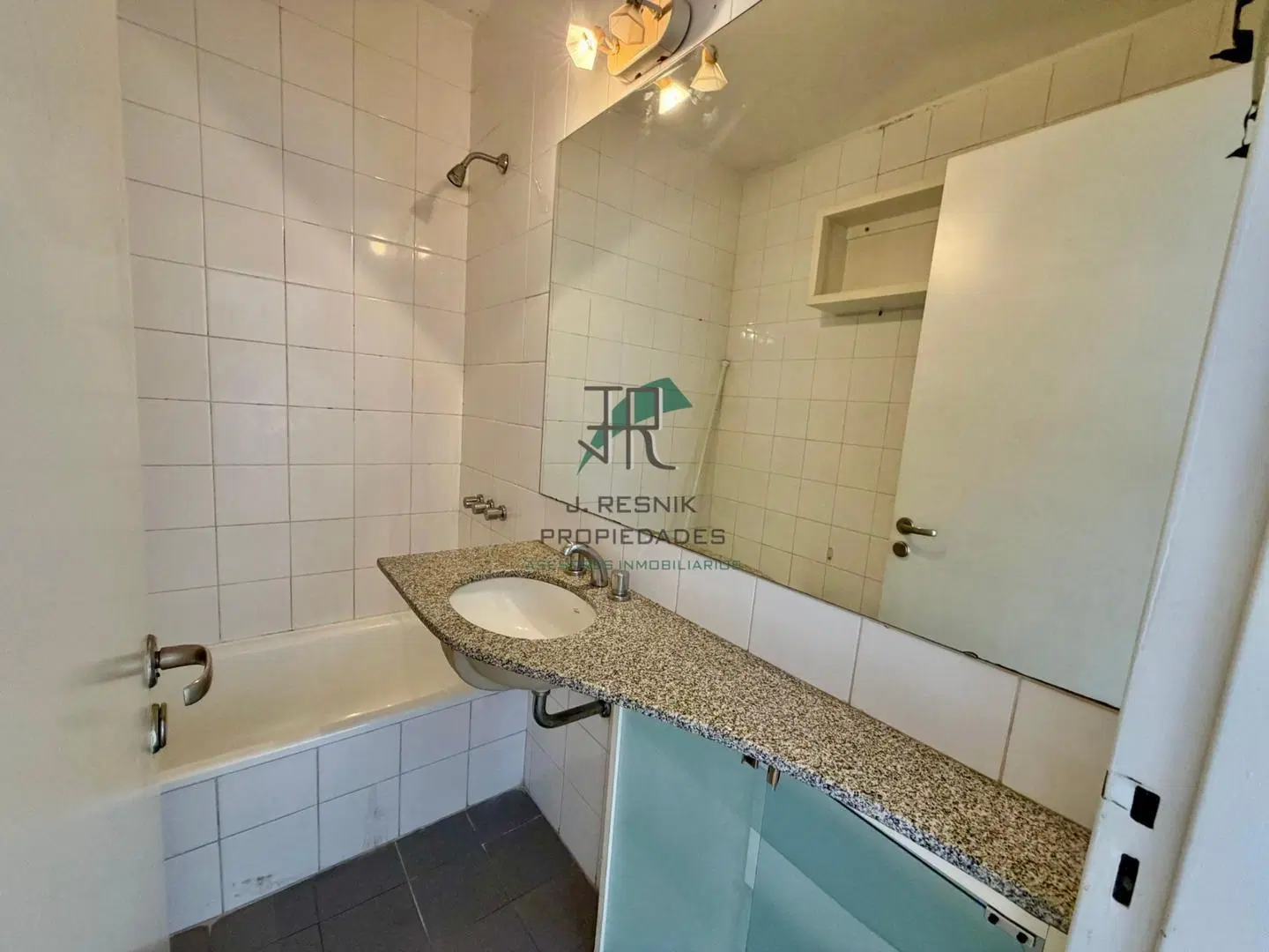 Excelente 2 ambientes - cochera cubierta - seguridad piscina 5