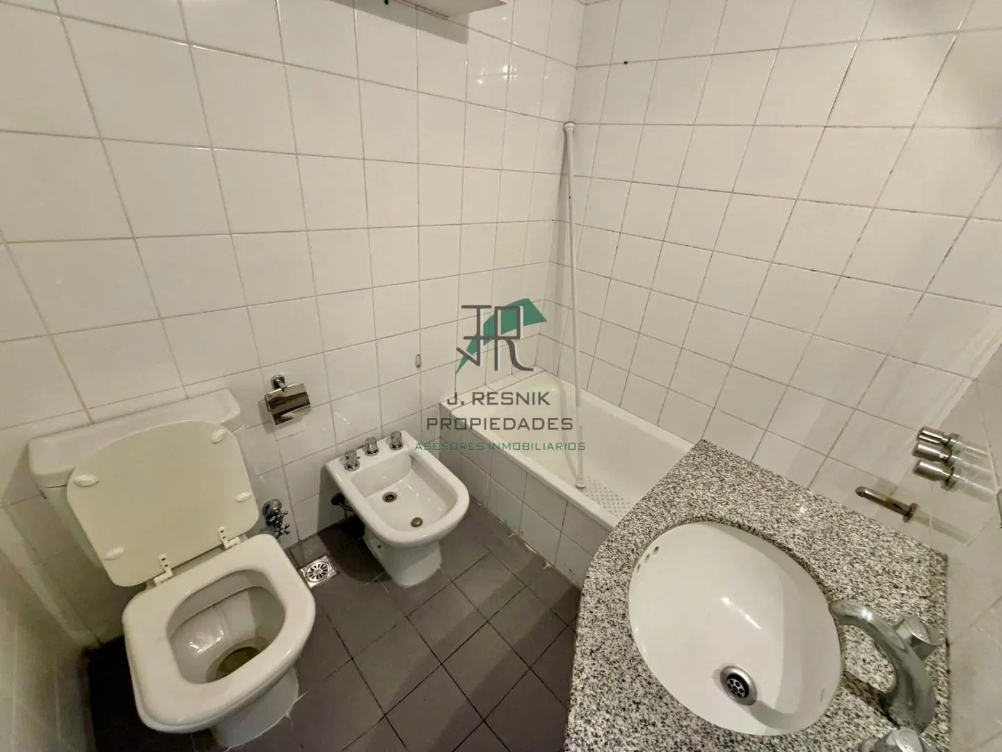 Excelente 2 ambientes - cochera cubierta - seguridad piscina 4