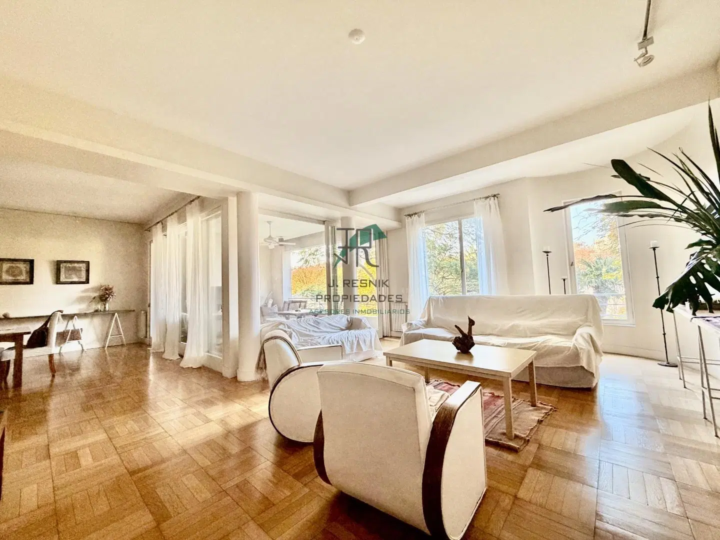 RESIDENCIA EN 4 PLANTAS - ASCENSOR - PARQUE - PILETA 4
