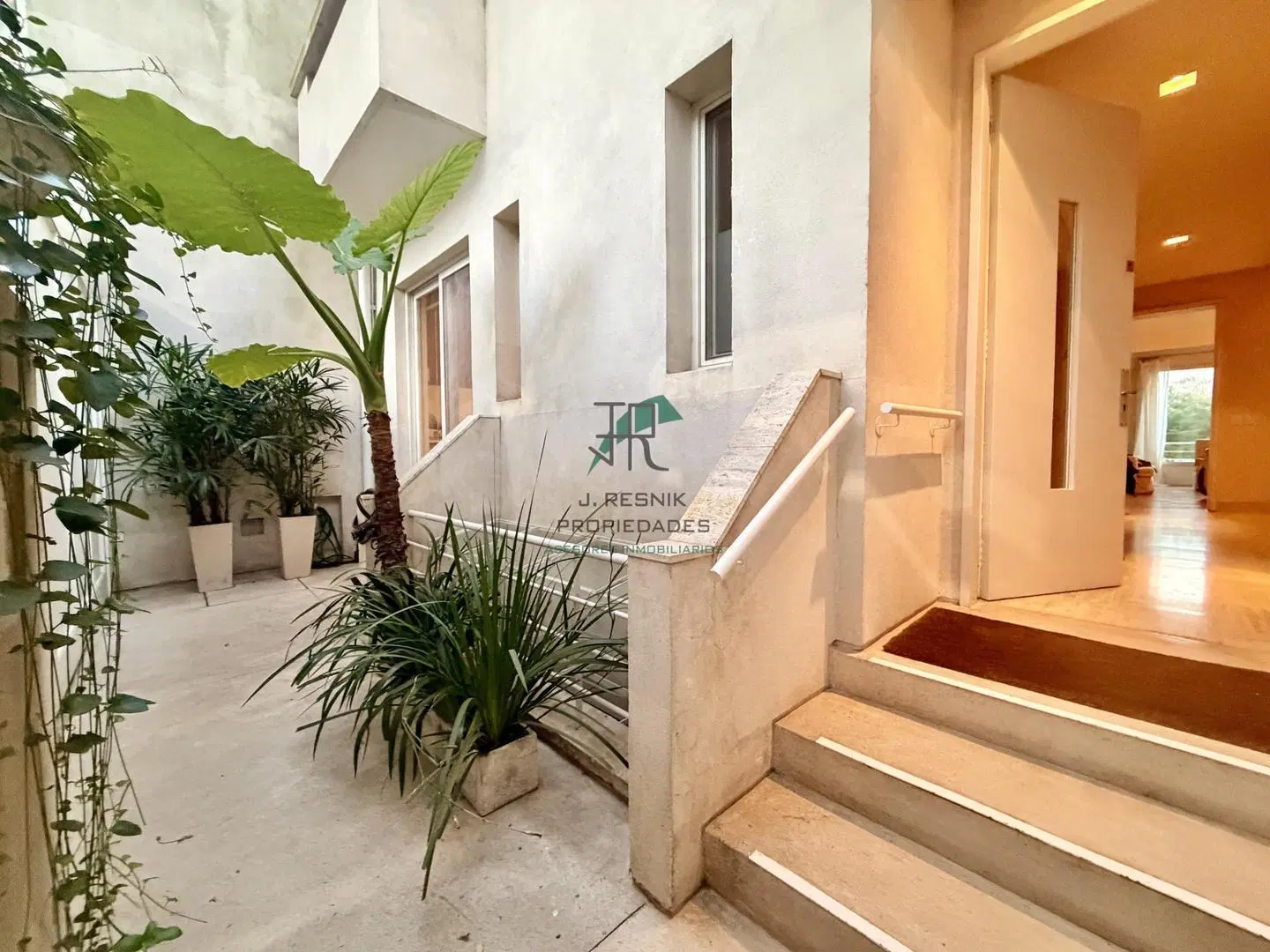 RESIDENCIA EN 4 PLANTAS - ASCENSOR - PARQUE - PILETA 5