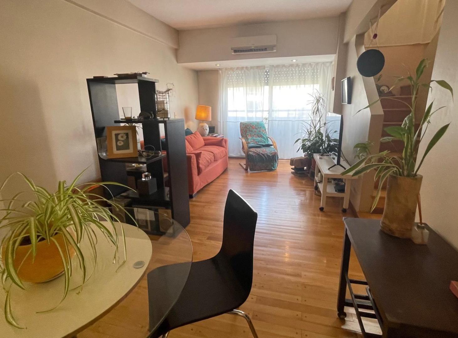 Foto de Excelente duplex 3 ambientes. semi piso. muy luminoso!, imagen 1