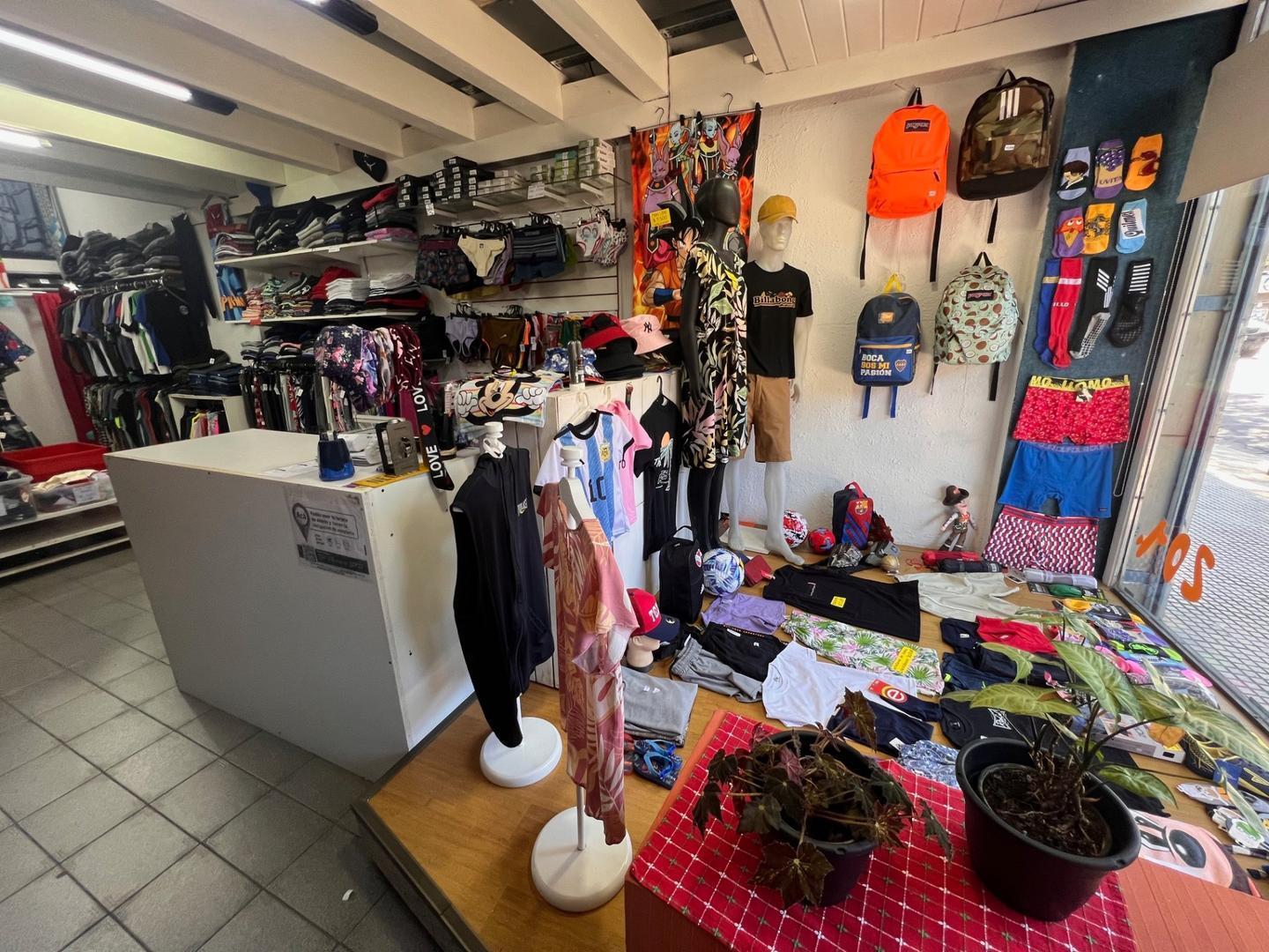 Foto de EXCELENTE LOCAL EN ZONA COMERCIAL, imagen 3