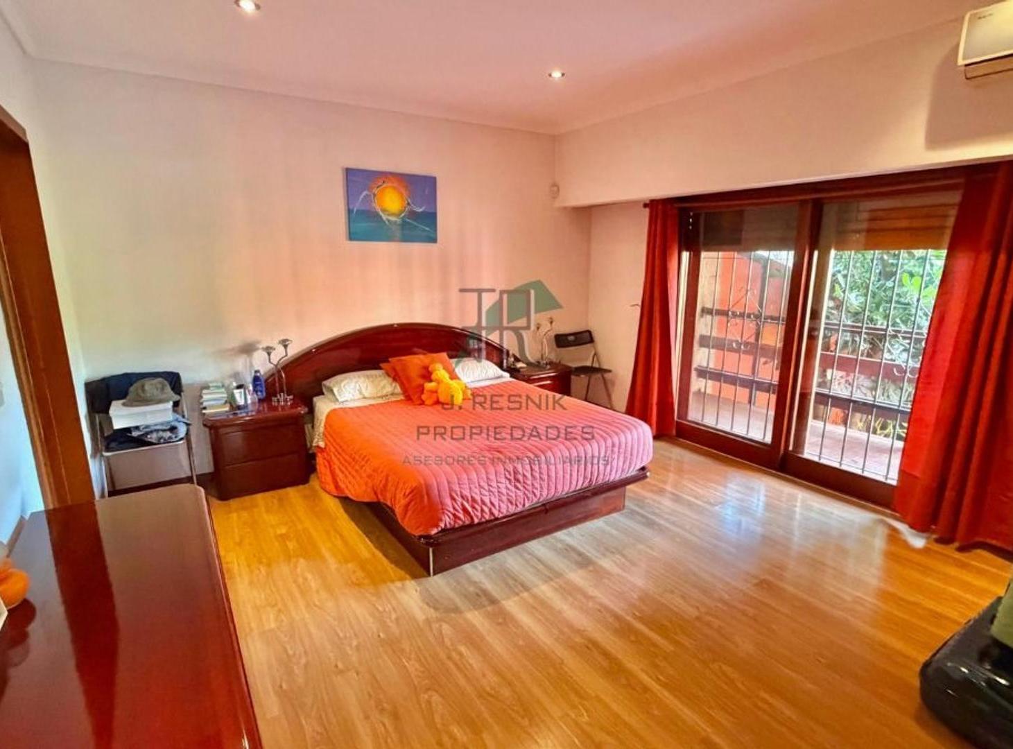 Foto de Excelente casa 5 ambientes con pileta y cochera.Financiacion, imagen 5