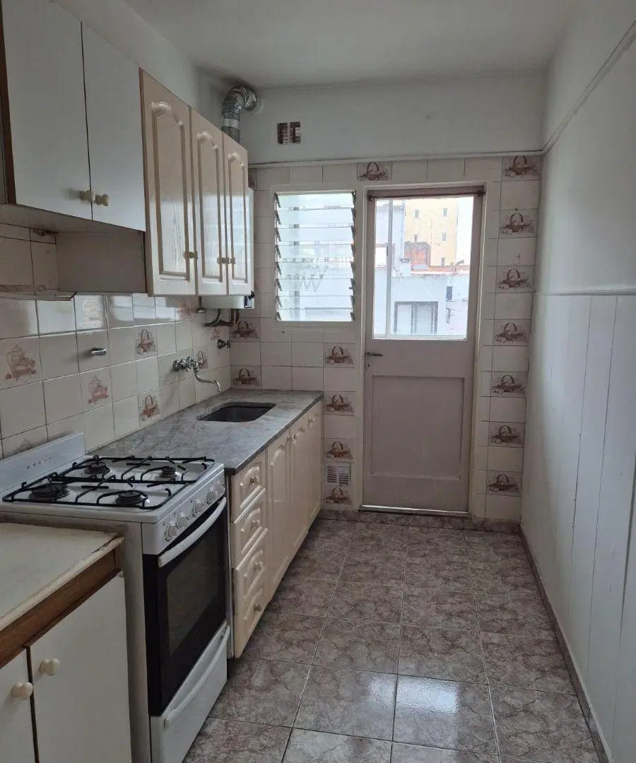 ALQUILER - HERMOSO DEPARTAMENTO 2 AMB C/Lavadero y Balcón! 1
