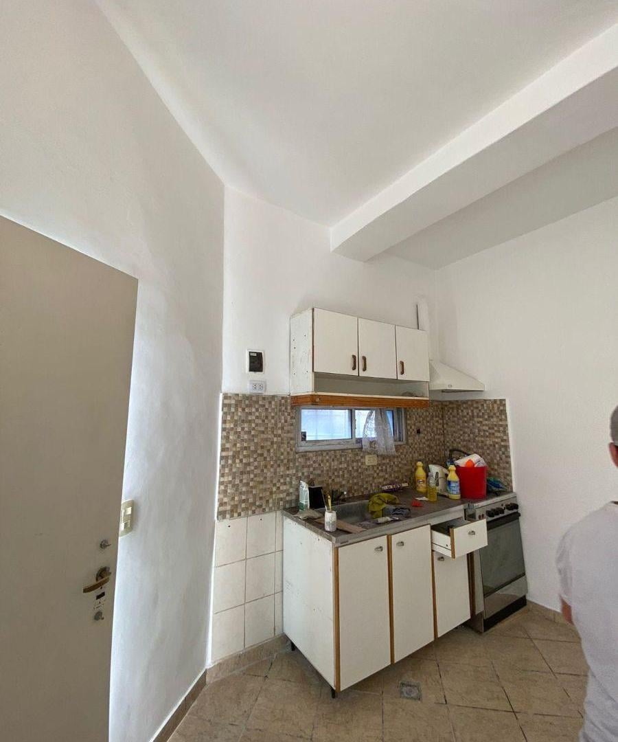 Foto de VENTA - PH monoambiente con pequeño patio! Con renta!, imagen 2