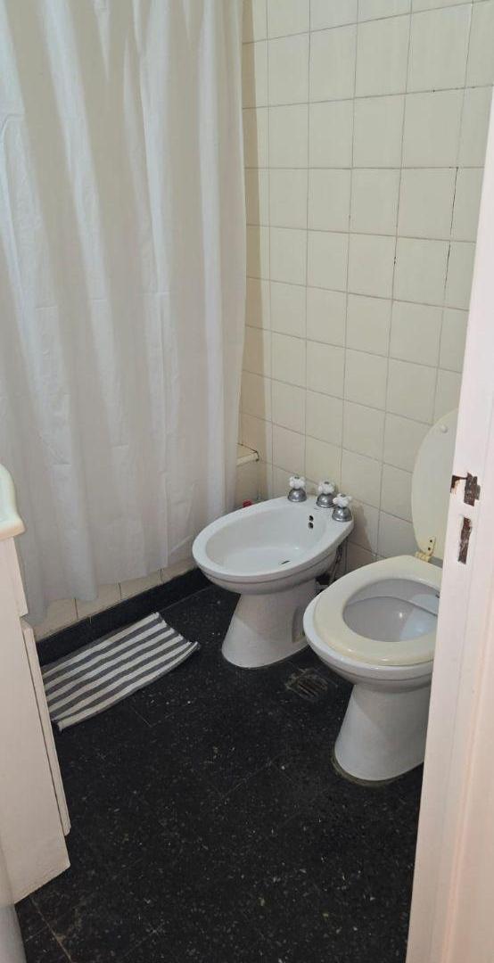 Foto de ALQUILER- DEPARTAMENTO 2 AMBIENTES LATERAL!, imagen 2