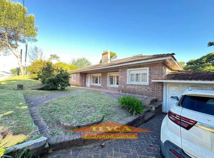 VENTA, CHALET de 5 ambientes con cochera, Zona Centro Playa, Pinamar