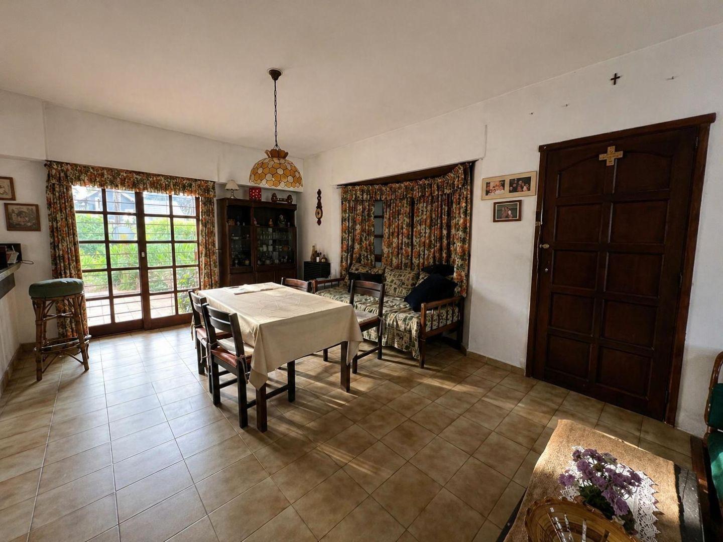 Foto de VENTA, CASA IDEAL PARA REFACCIONAR Y AMPLEAR, Zona B5 Pinamar, imagen 4
